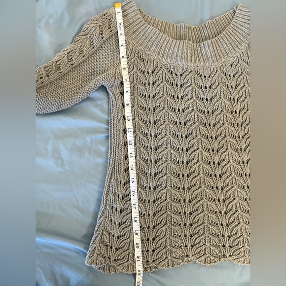 Cachè Luxe Gray Open Knit  Scalloped Sweater Size Snall - Picture 10 of 14